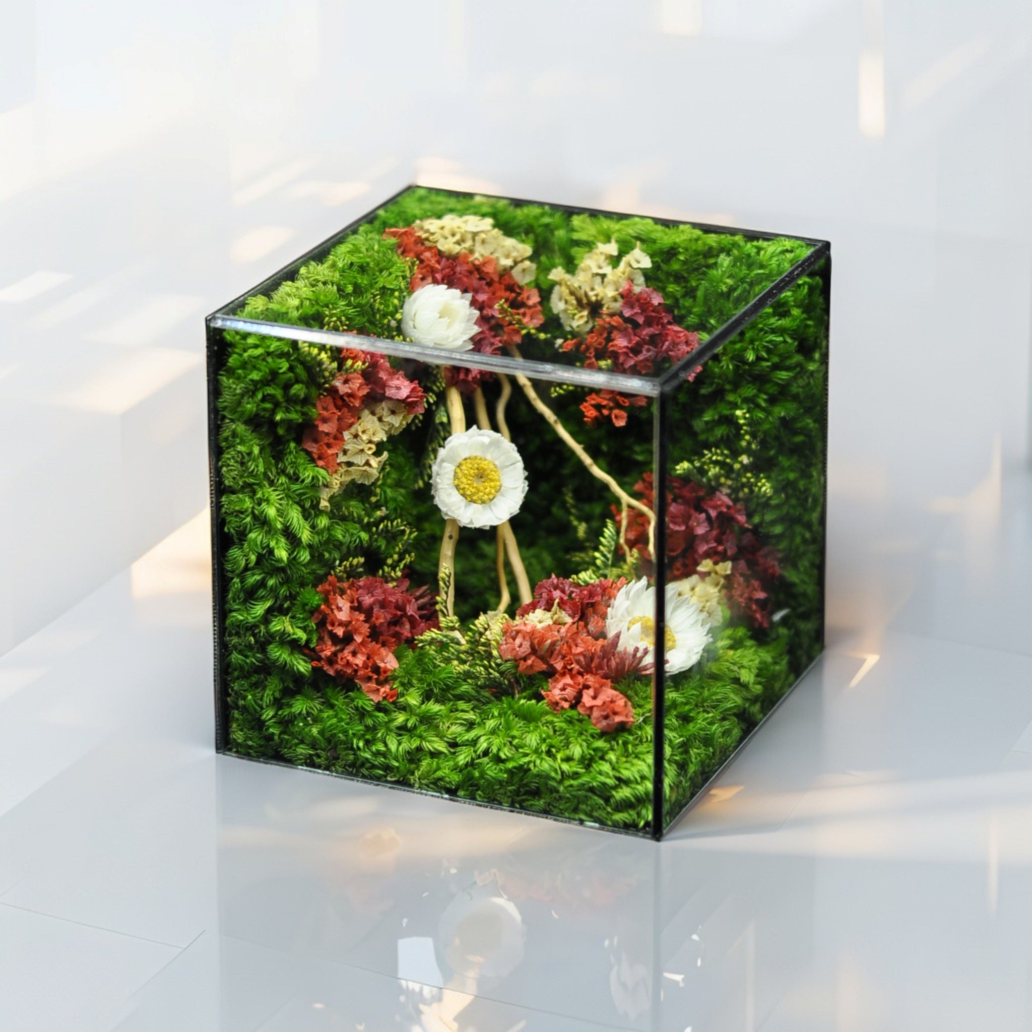 handmade-preserved-moss-and-flower-cube