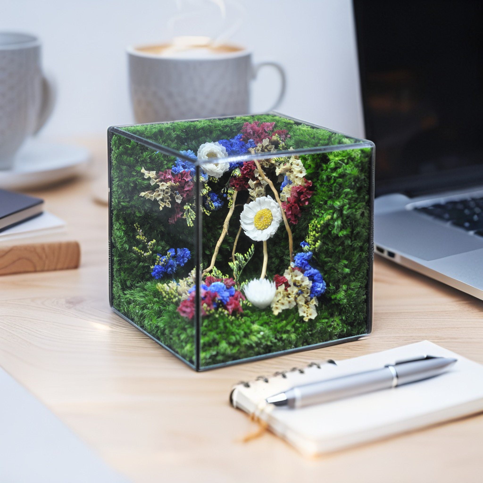 MophonicHome™ - Crystal Floral Cube Gift - Handmade Preserved Flower Arrangement – Unique Nature-Inspired Gift for Birthdays, Anniversaries, Weddings & Home Decor