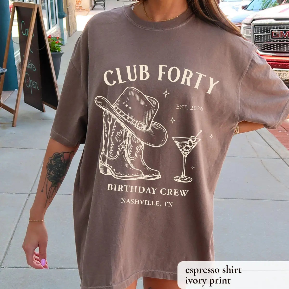 Club Forty Nashville graphic Comfort Colors T-shirt in Espresso, additional product photograph.