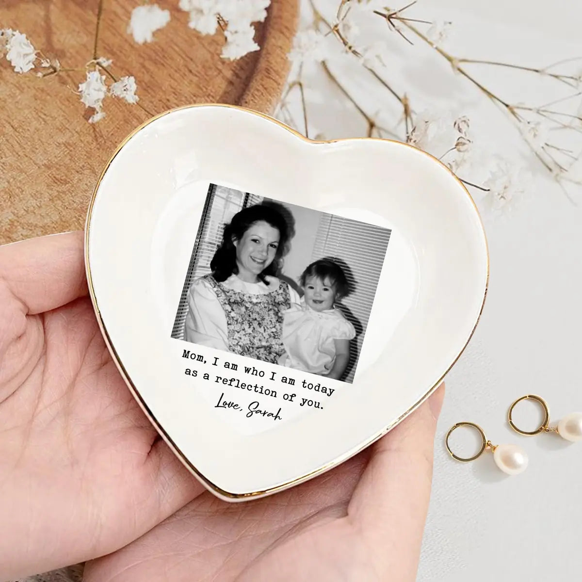 Close-up detail of glossy ceramic finish and gold rim on personalized mom trinket tray