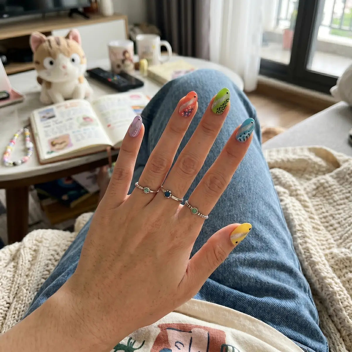multi color hand painted oval short press on nails abstract frog detail 03