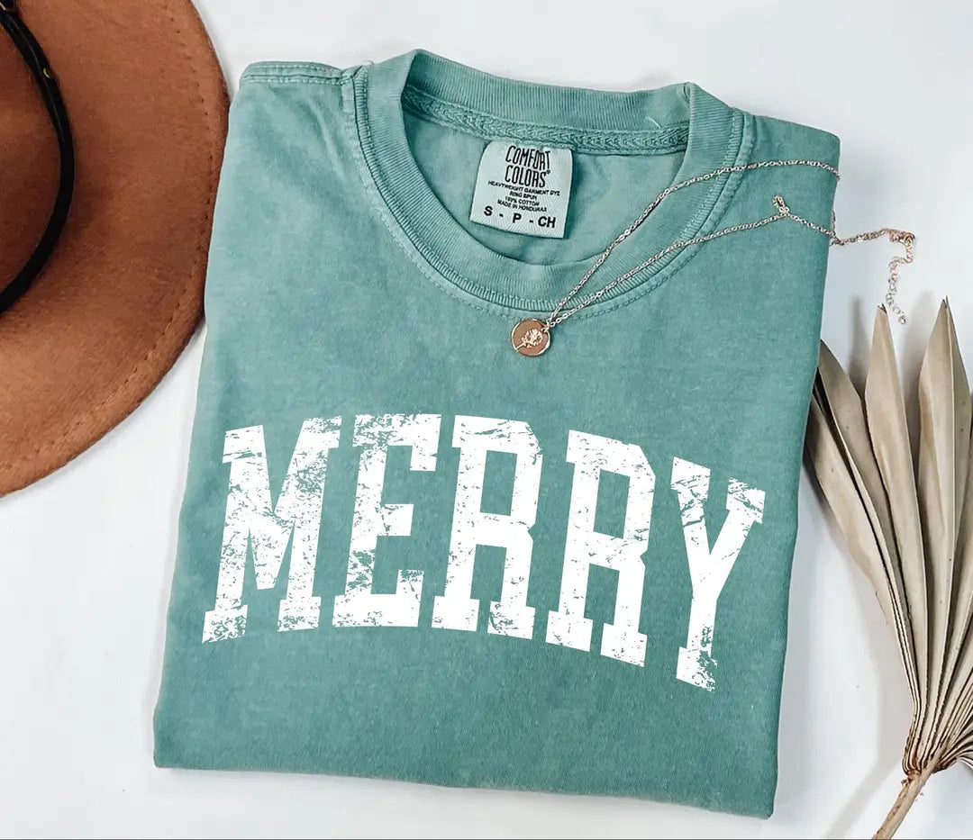 Retro Merry Christmas graphic Comfort Colors T-shirt, additional product photograph.