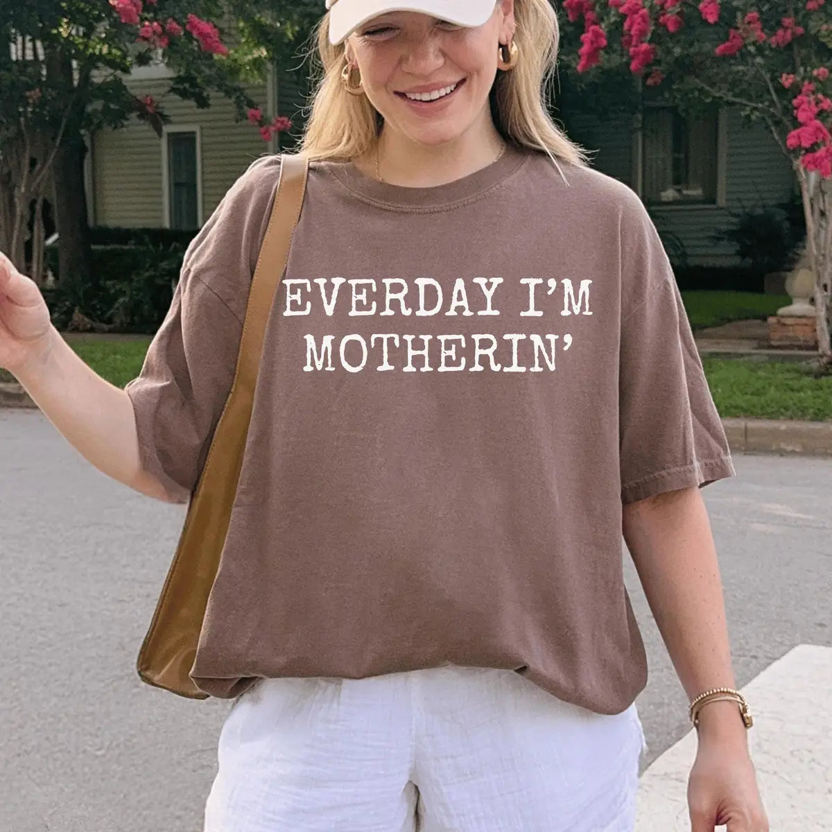 Comfort Colors 1717 T-shirt with Mom Life design worn by a model