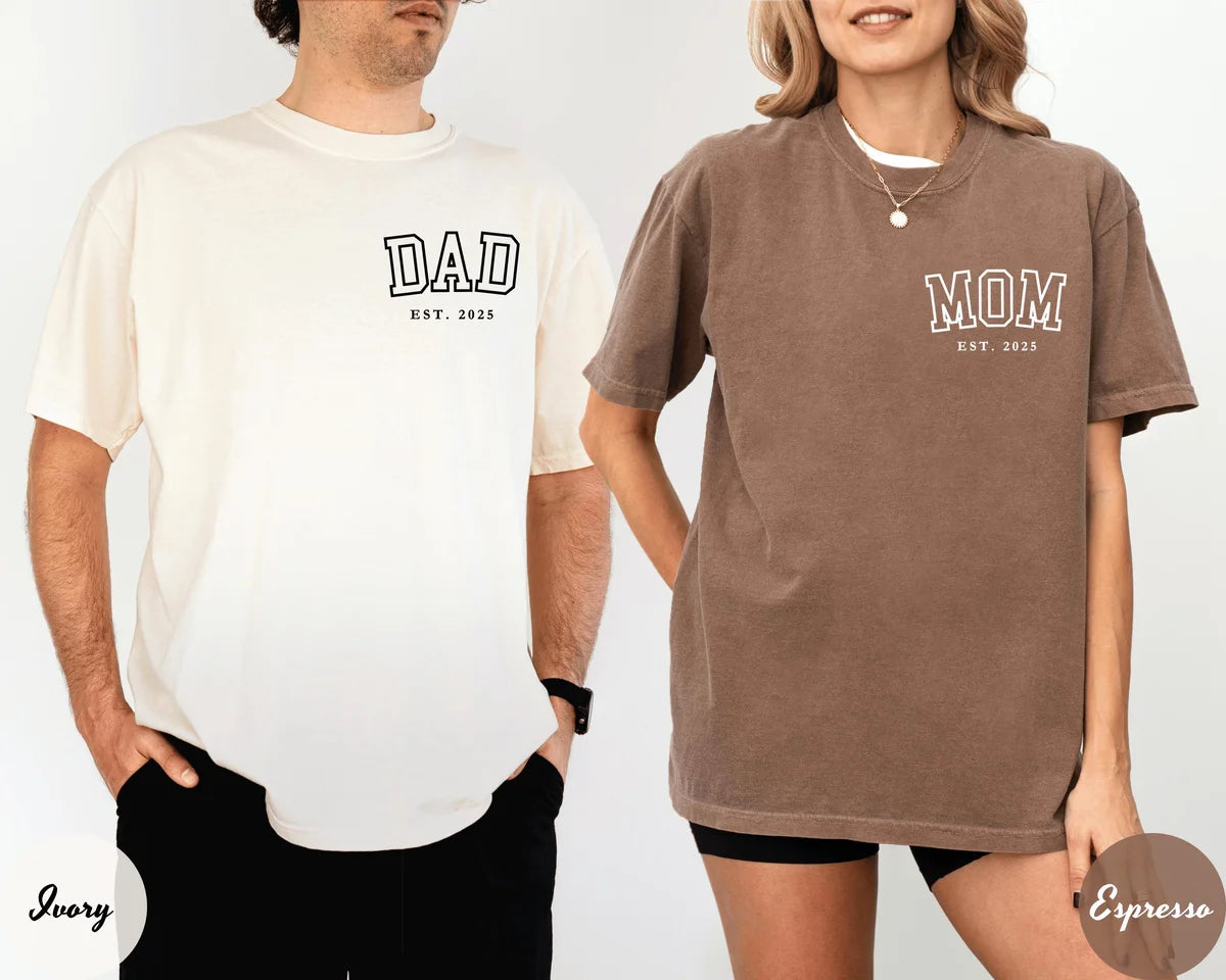 Ivory Comfort Colors 1717 T-shirt with Mom and Dad Est Year Pocket design
