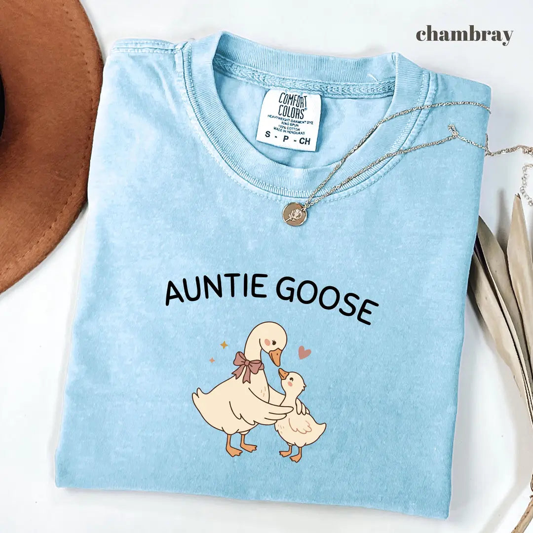 Comfort Colors 1717 T-shirt with Auntie Goose design worn by a model