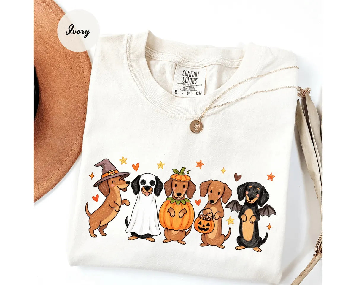 Ivory Comfort Colors 1717 T-shirt with Halloween Dachshund design