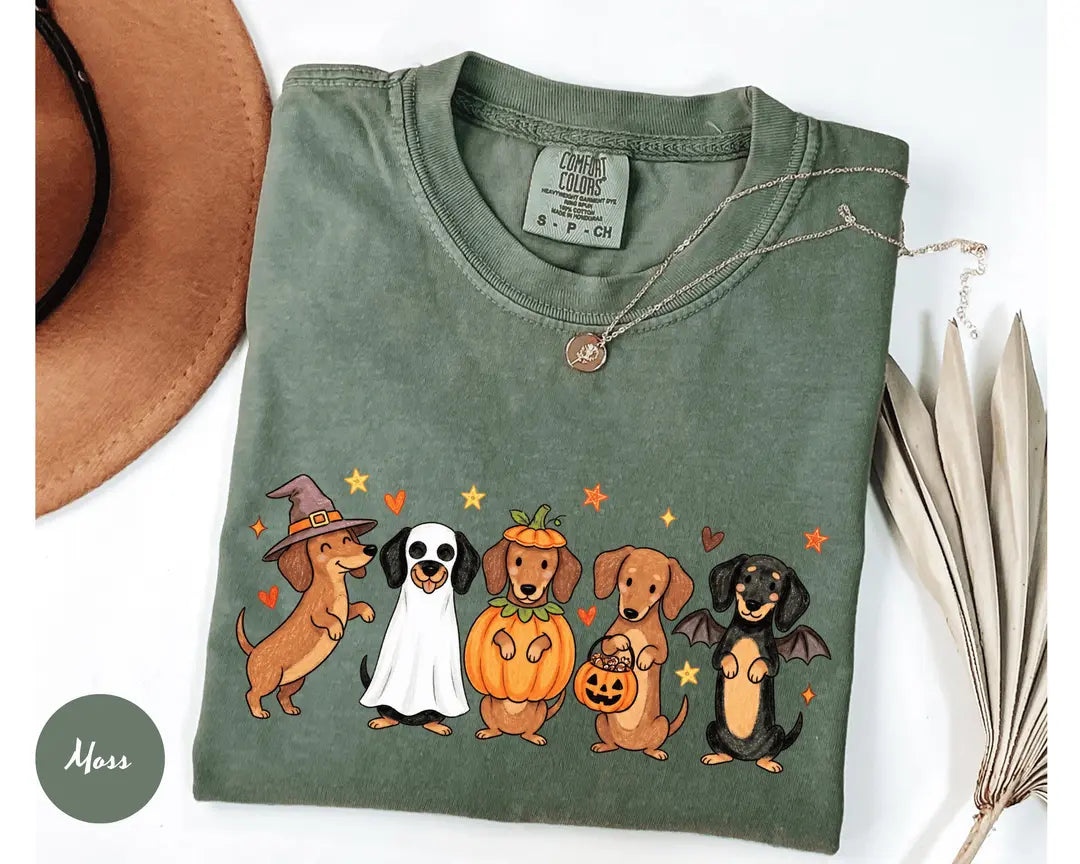 Moss Comfort Colors 1717 T-shirt with Halloween Dachshund design
