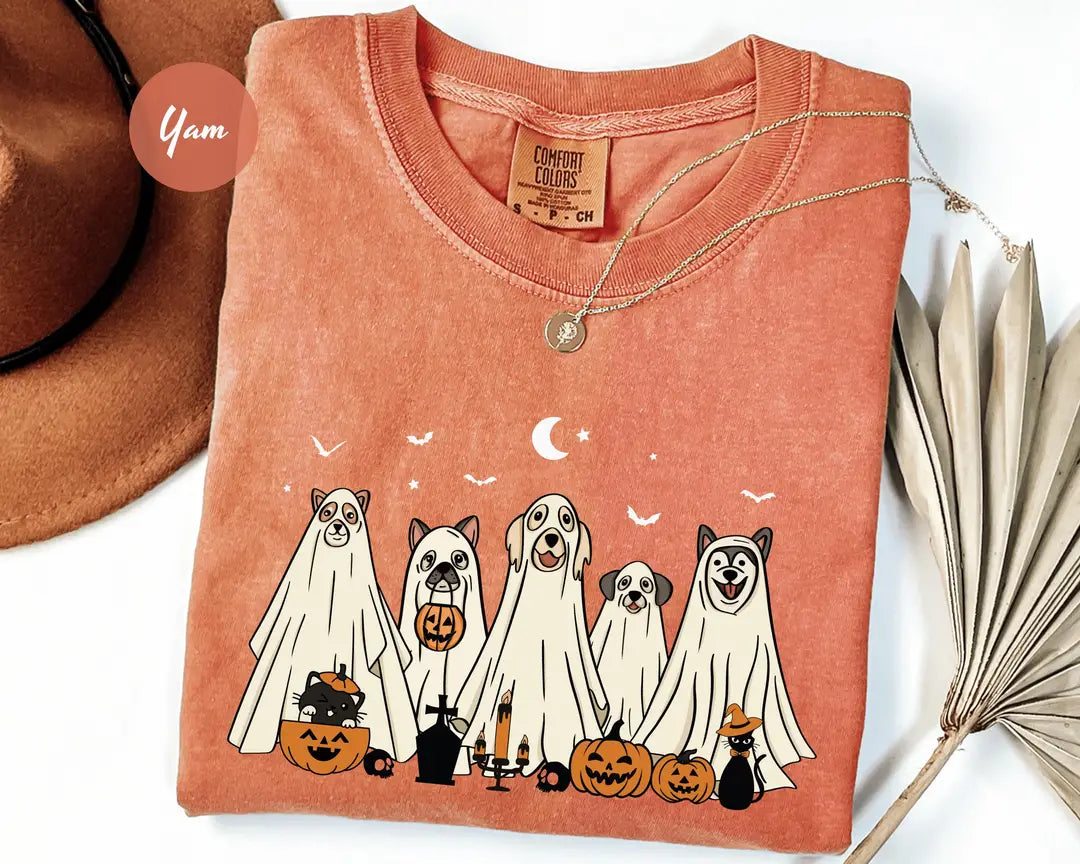Comfort Colors 1717 T-shirt with Halloween Ghost Dog design