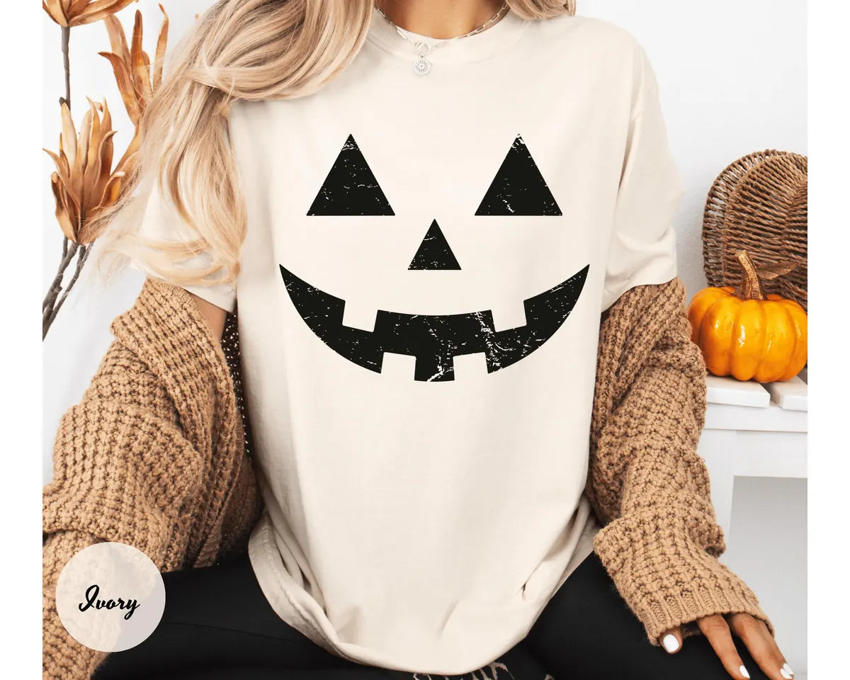 Ivory Comfort Colors 1717 T-shirt with Retro Pumpkin Face design