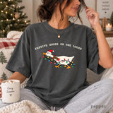 Pepper Comfort Colors 1717 T-shirt with Festive Goose on the Loose Christmas design