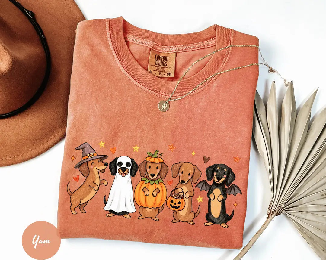 Comfort Colors 1717 T-shirt with Halloween Dachshund design