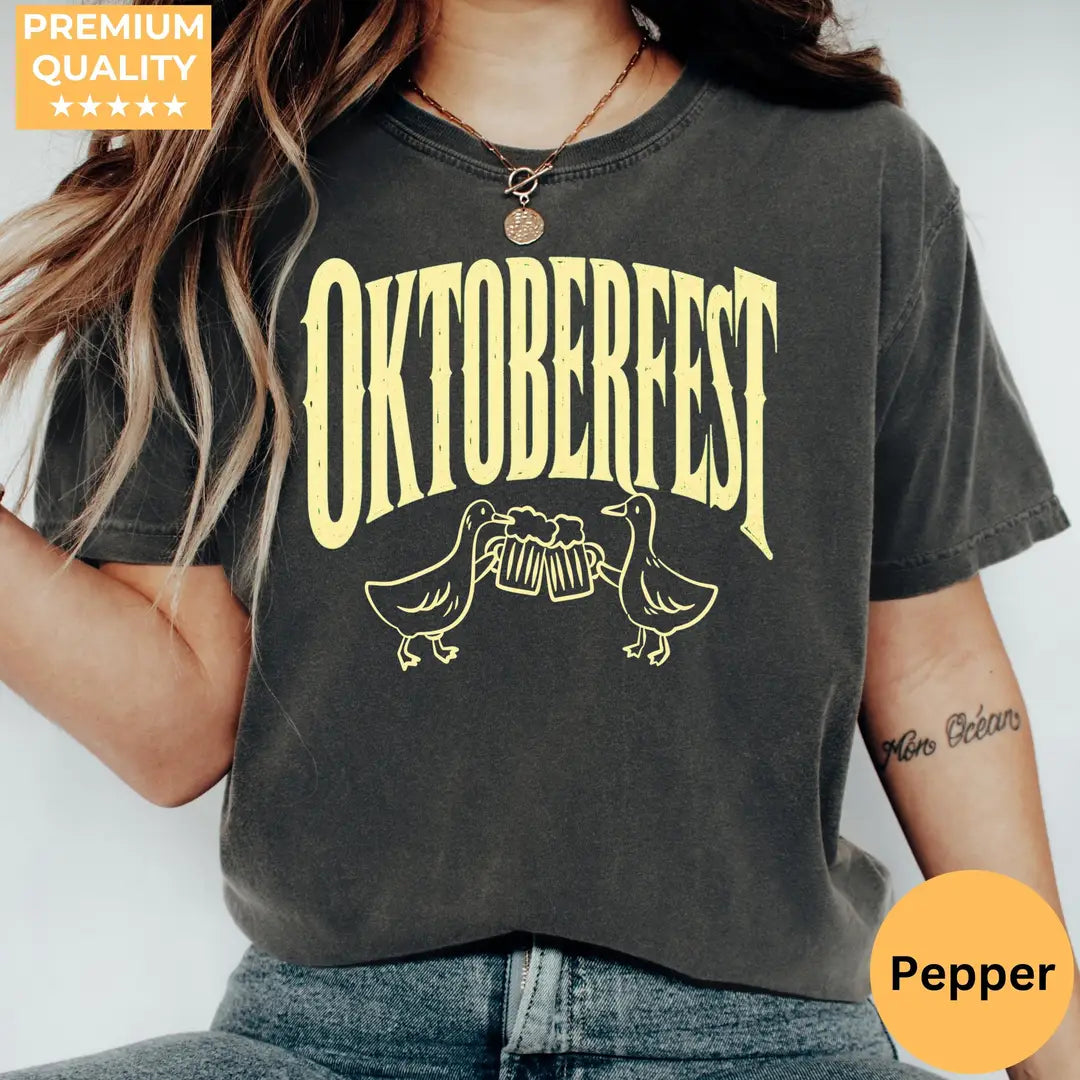 Oktoberfest Geese Beer Toast - German Festival Comfort Colors T-Shirt alternate product view in Pepper.