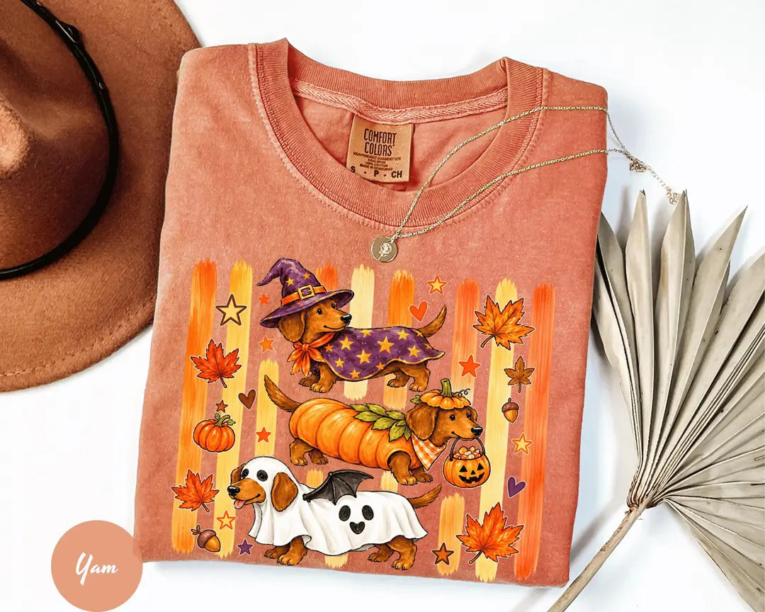 Comfort Colors 1717 T-shirt with Halloween Dachshund design