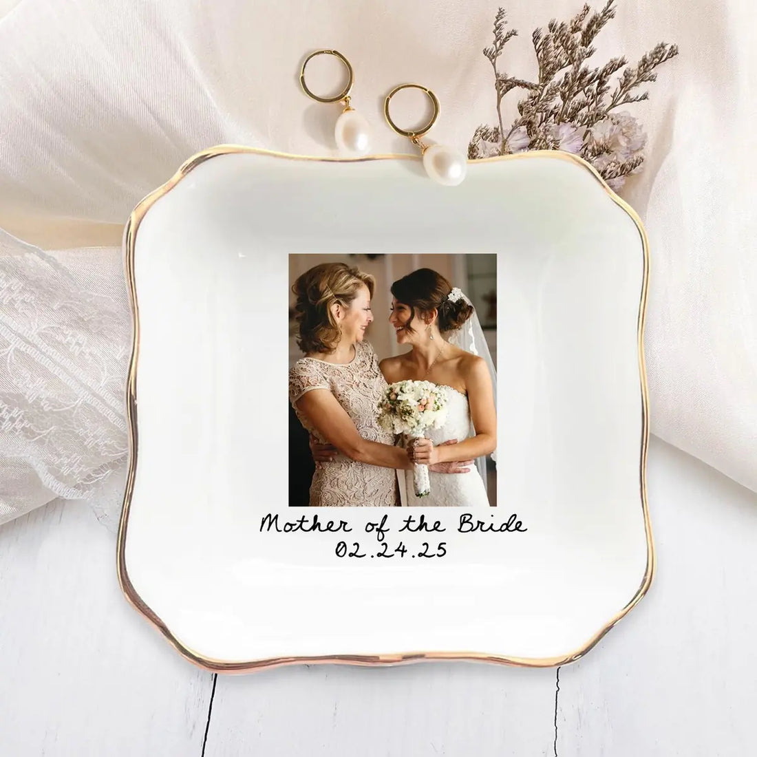 Shape and size options chart showing round, square, heart and scalloped ceramic ring dishes